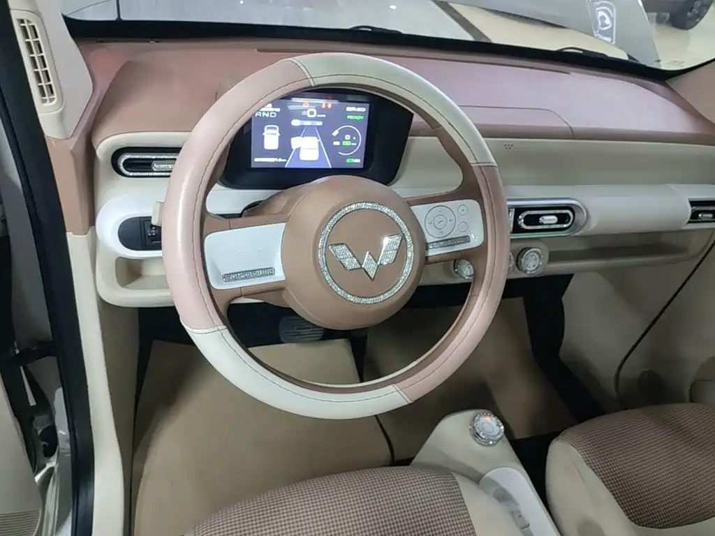 Wuling MINIEV — миниатюра 11