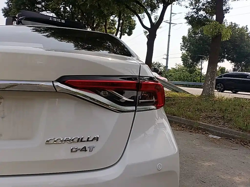 Toyota Corolla — миниатюра 8
