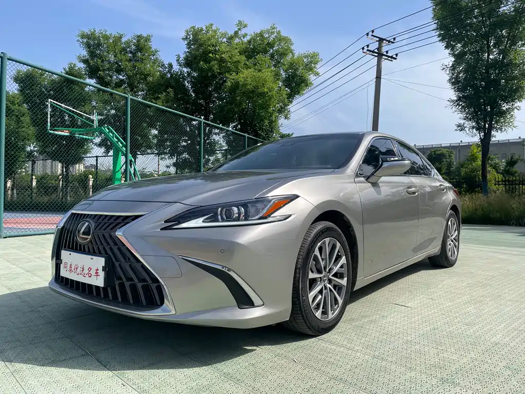 Купить Lexus ES
