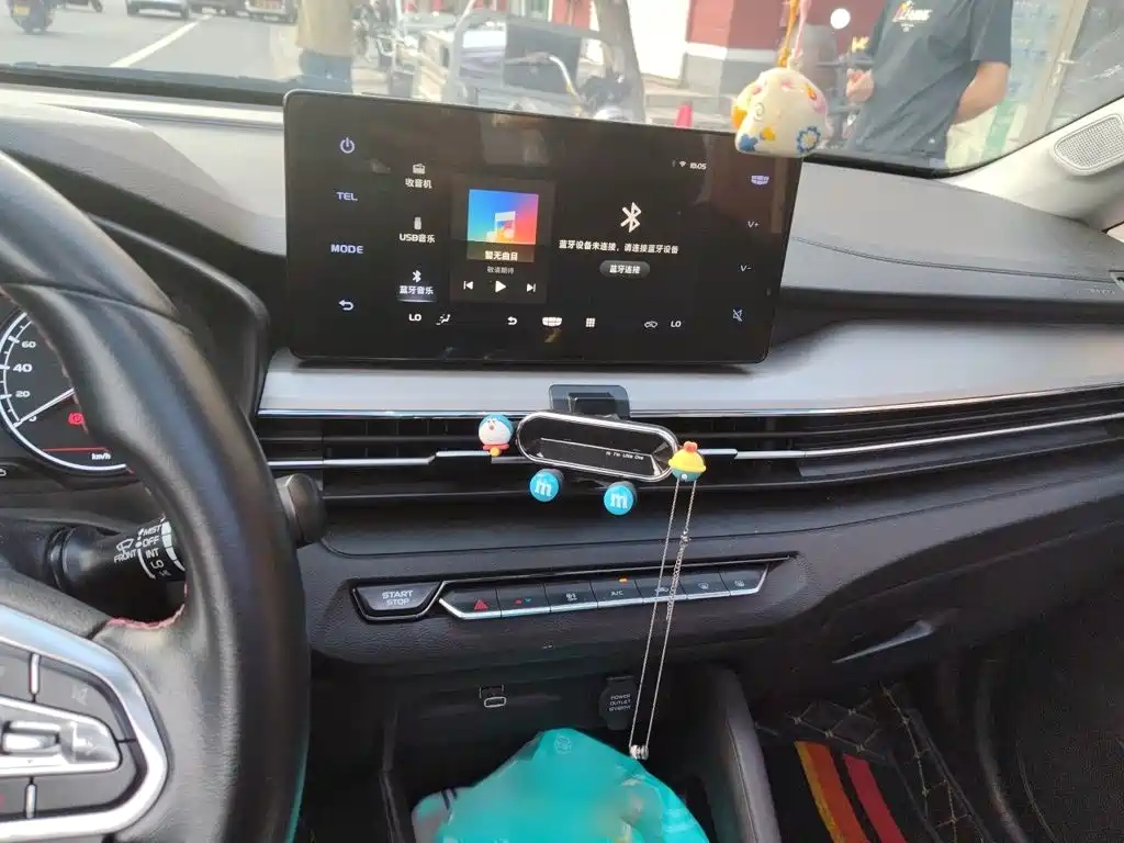 Geely Vision X3 — миниатюра 6