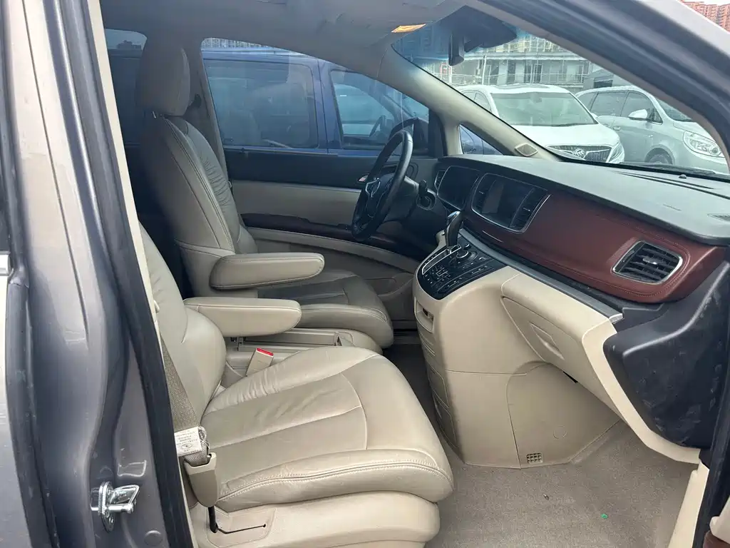 Buick GL8 — миниатюра 4