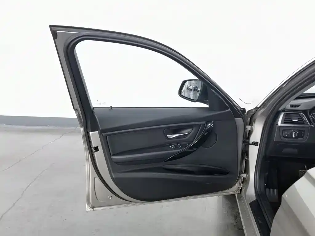 BMW 3 Series — миниатюра 8