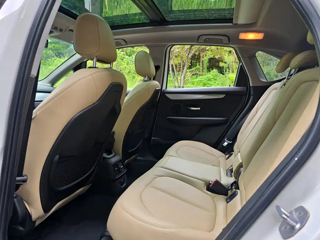 BMW 2 Series Active Tourer — миниатюра 12