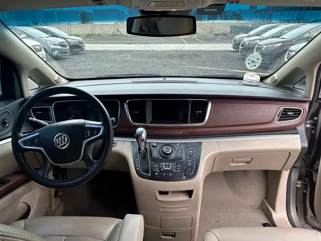 Buick GL8 — миниатюра 7