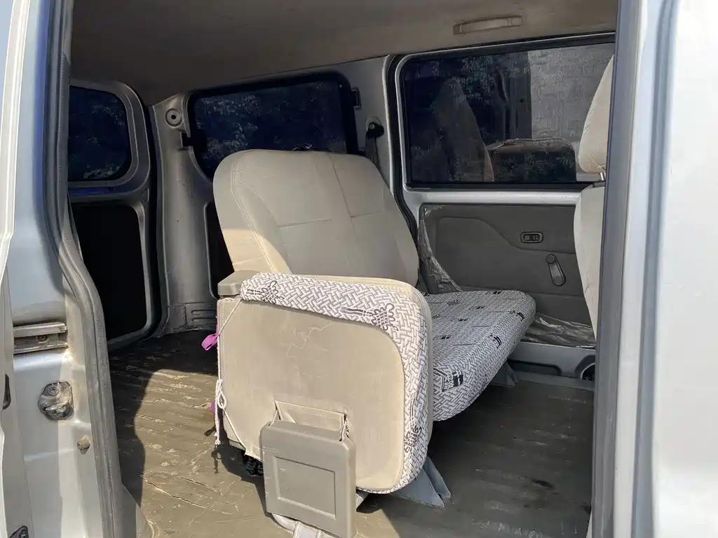 Wuling Rongguang V — миниатюра 10