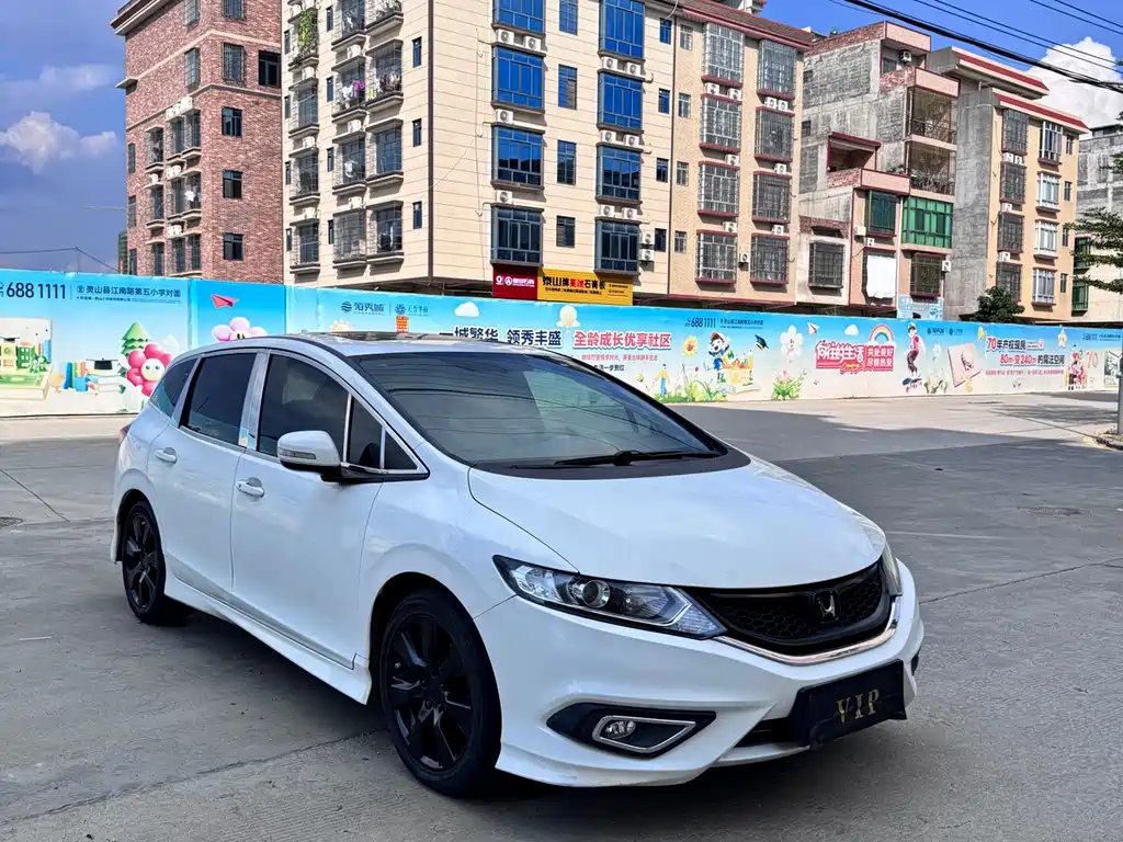 Honda Jade 2014 1.8L AT Comfort Elite 5 мест