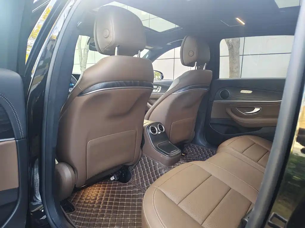 MERCEDES-BENZ E CLASS