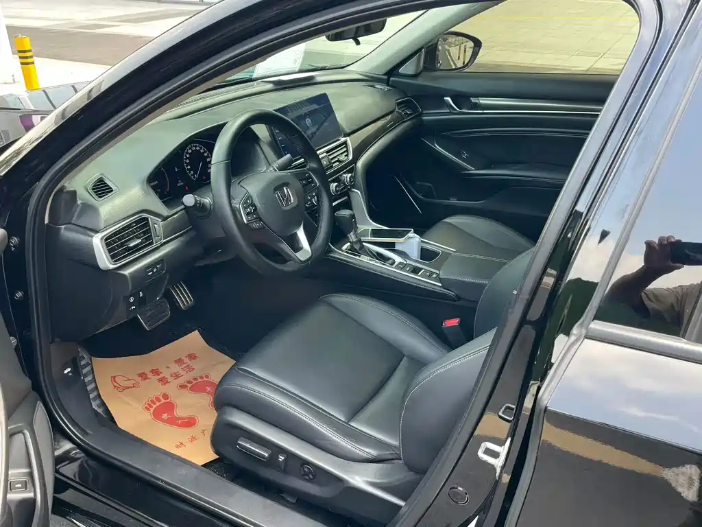 Honda Accord — миниатюра 8