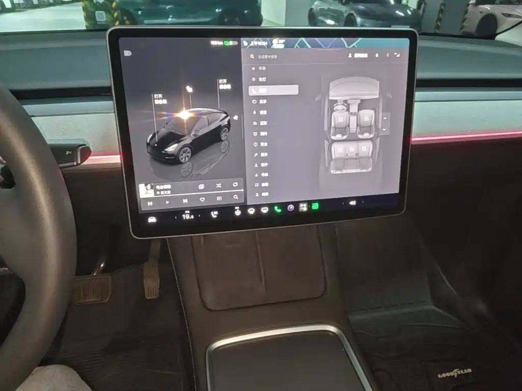 Tesla Model Y — миниатюра 13