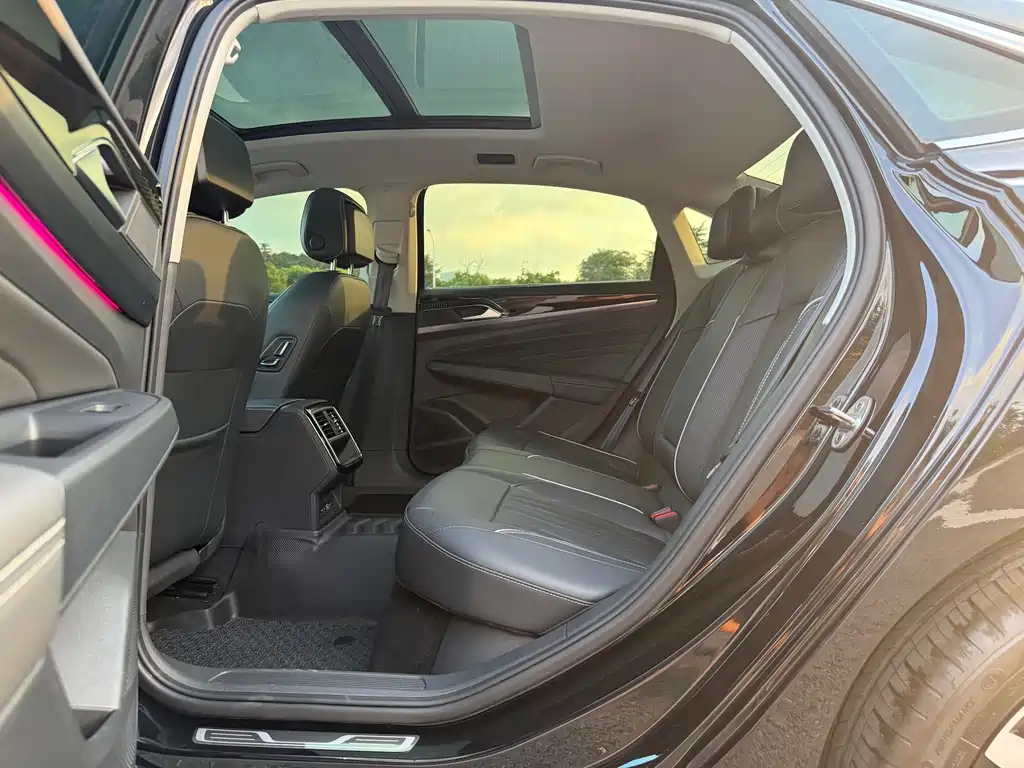Volkswagen Passat — миниатюра 18