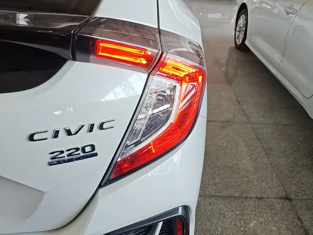 Honda Civic — миниатюра 8
