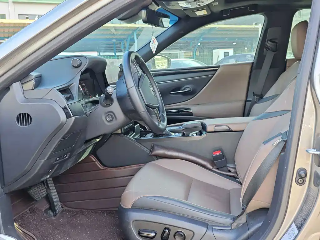 Lexus ES — миниатюра 5
