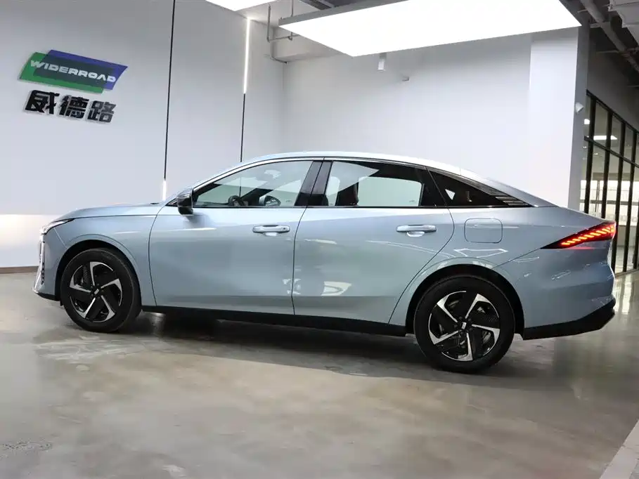 GEELY GALAXY GALAXY L6