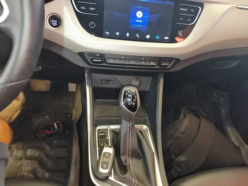 Geely Vision X3 — миниатюра 14