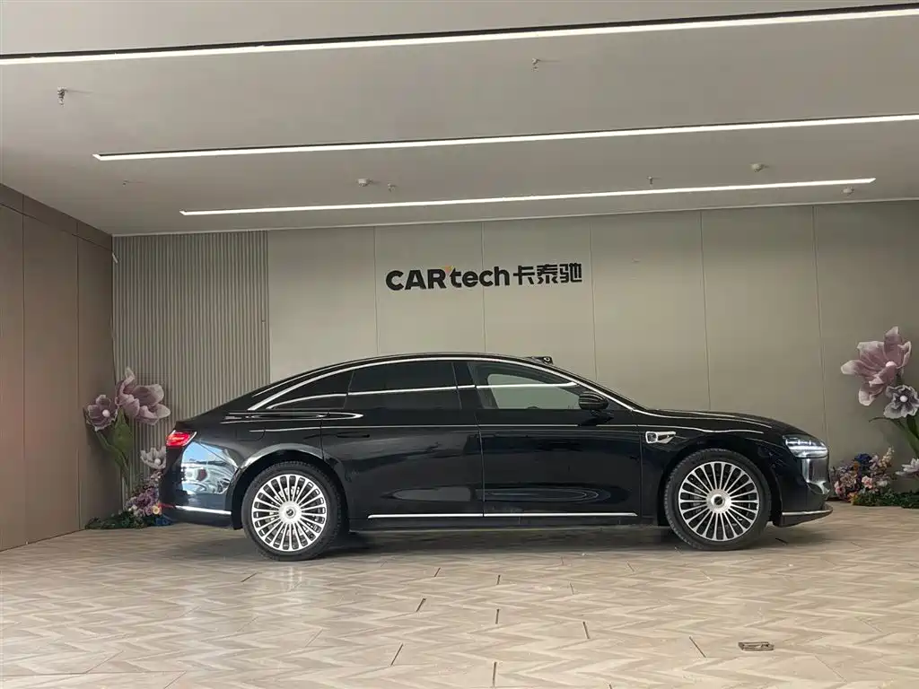 AITO ENJOY THE WORLD S9