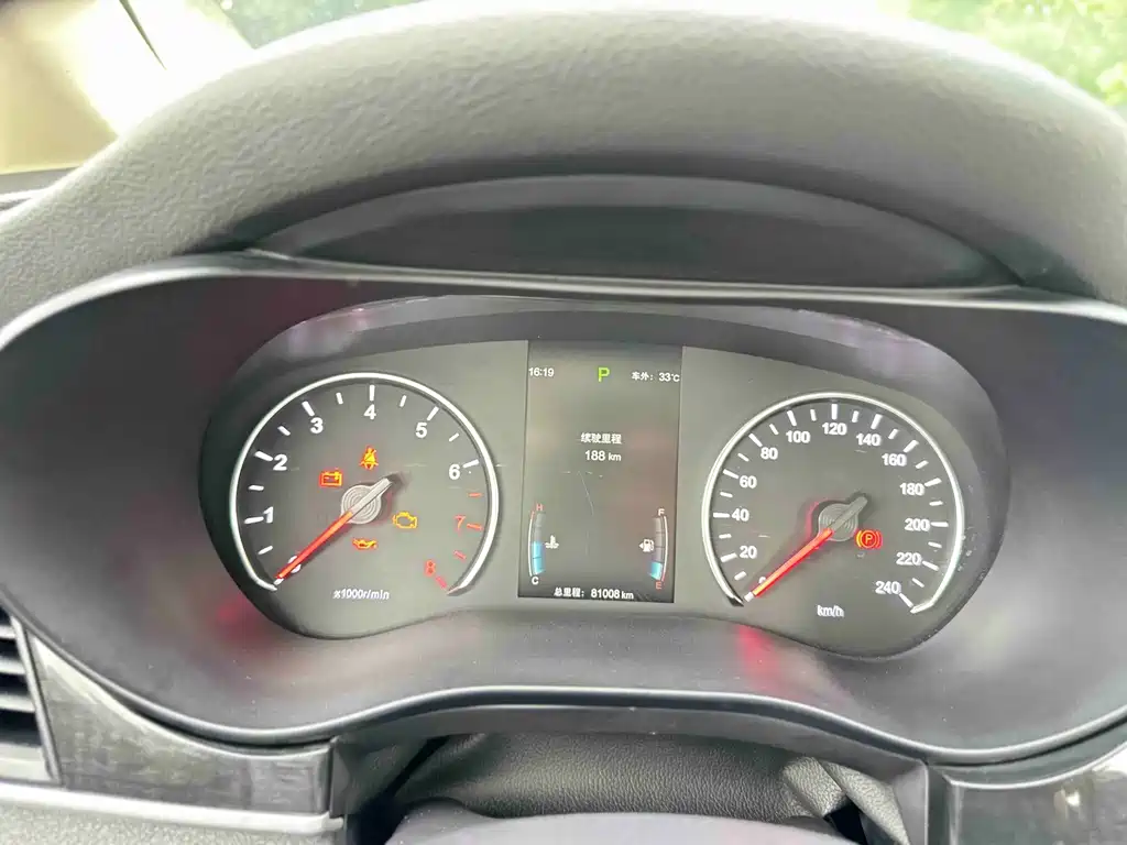 BYD MAX — миниатюра 16