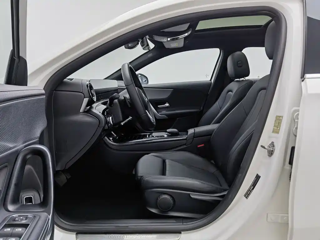 Mercedes-Benz A-Class — миниатюра 10