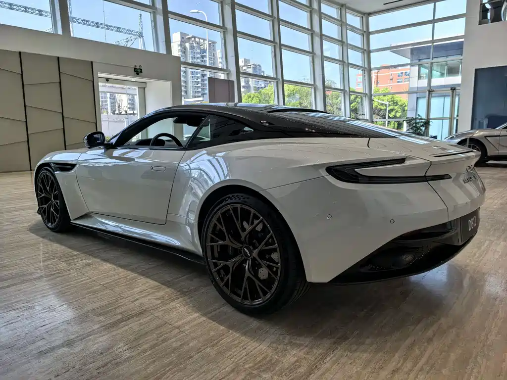 Aston Martin DB12 2025 4.0T V8 Coupe