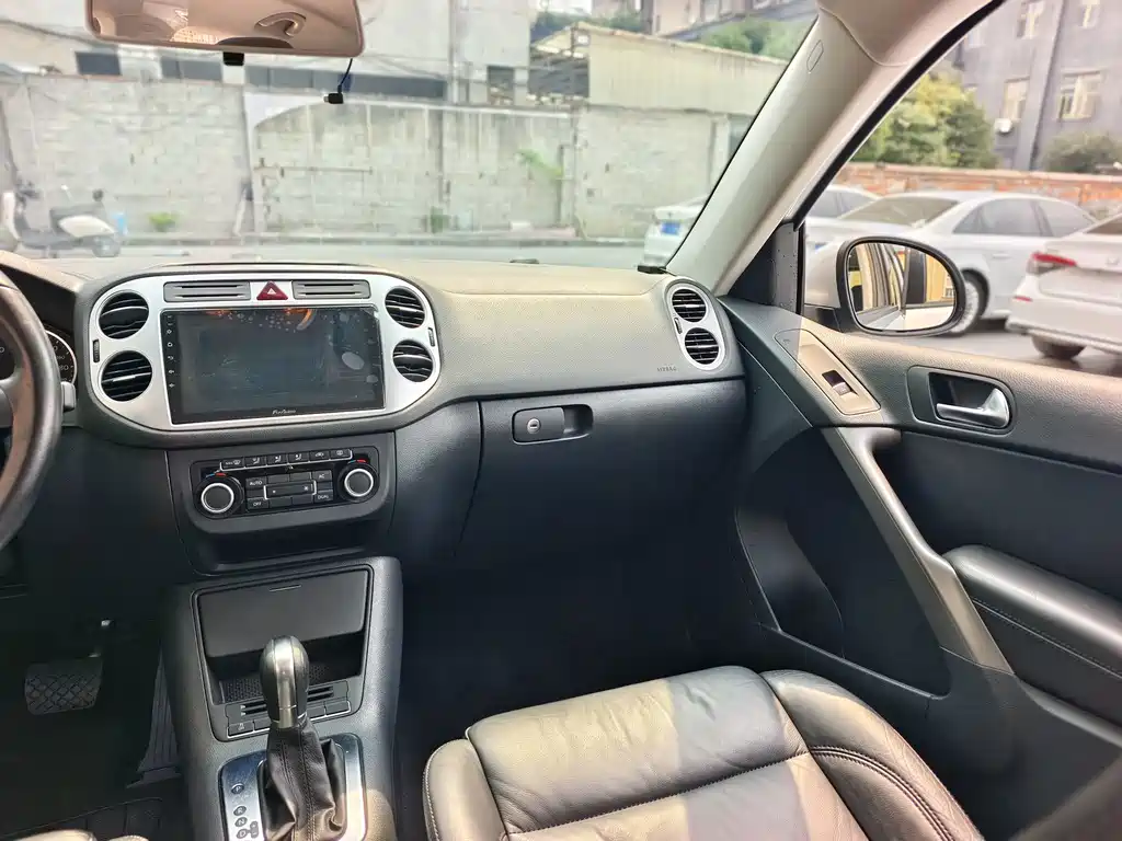 Volkswagen Tiguan — миниатюра 8