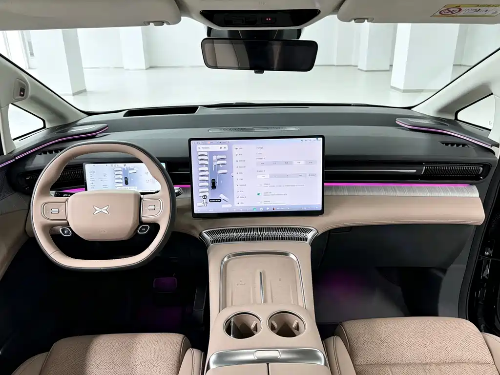 XPeng X9 — миниатюра 11