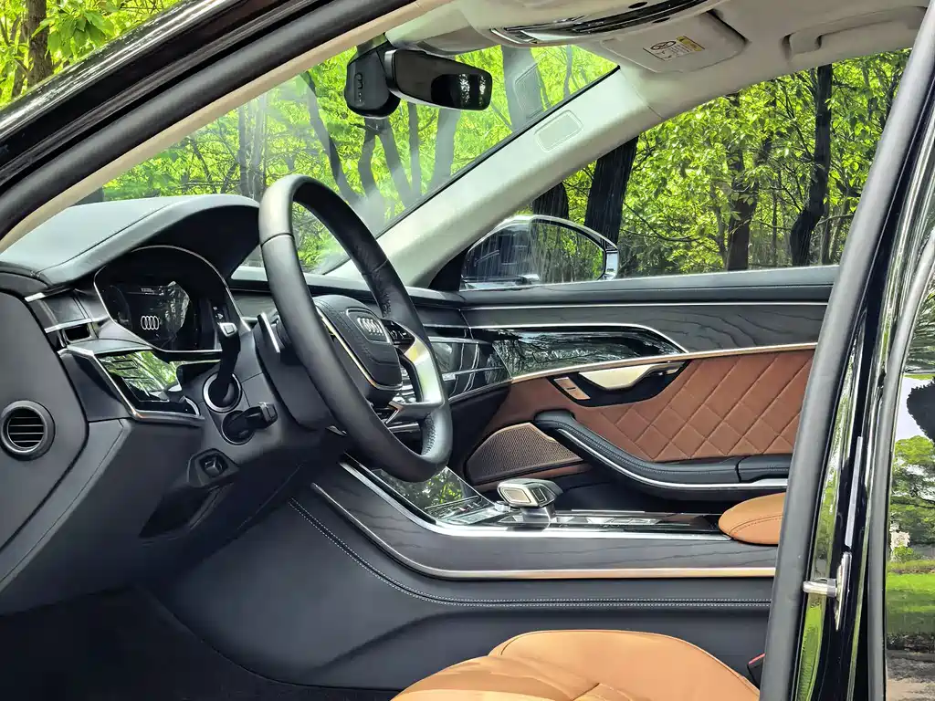 Audi A8 2025 A8L Horch 55TFSI
