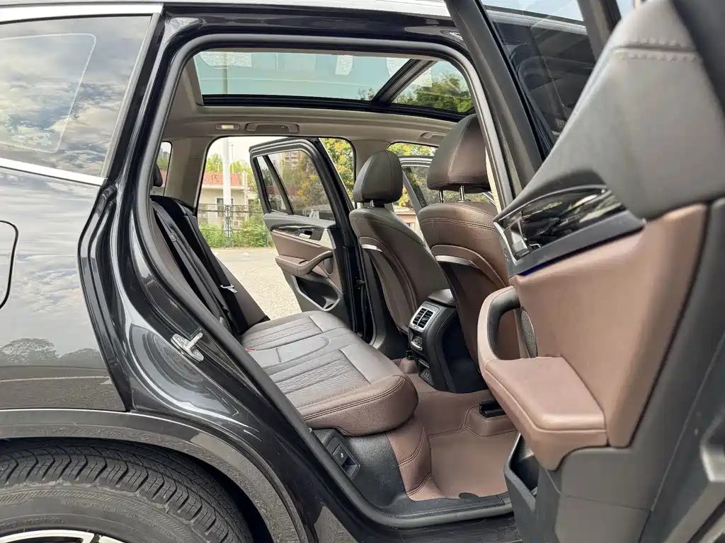 BMW X3 — миниатюра 13