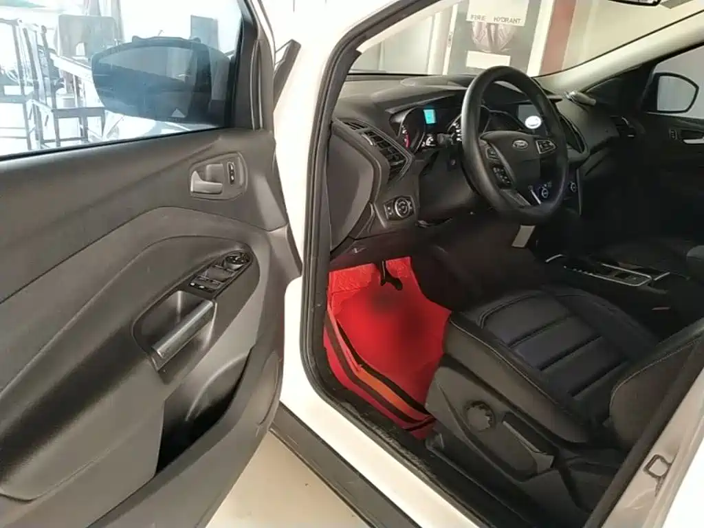 Ford Kuga — миниатюра 16