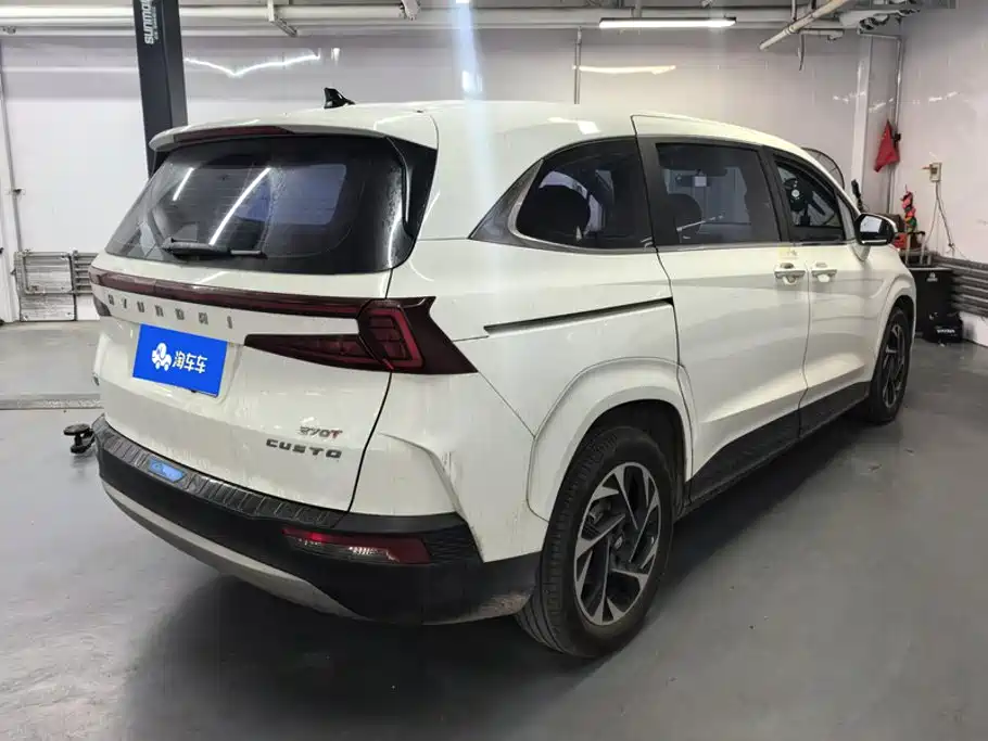 Hyundai Custo — миниатюра 3