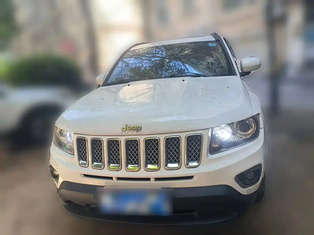 Jeep Compass (Import) — миниатюра 2