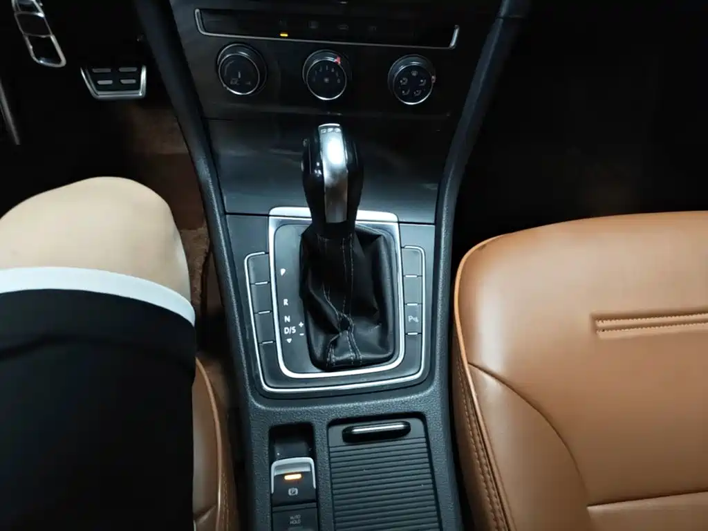 Volkswagen Golf — миниатюра 14