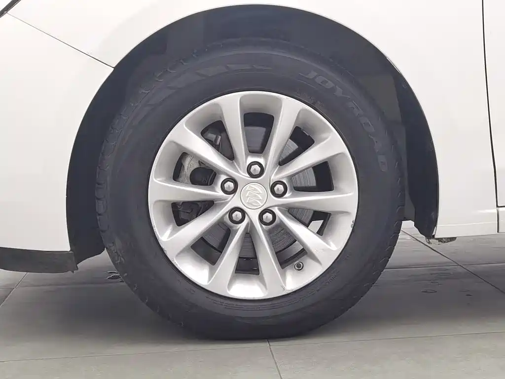 Buick Excelle — миниатюра 17