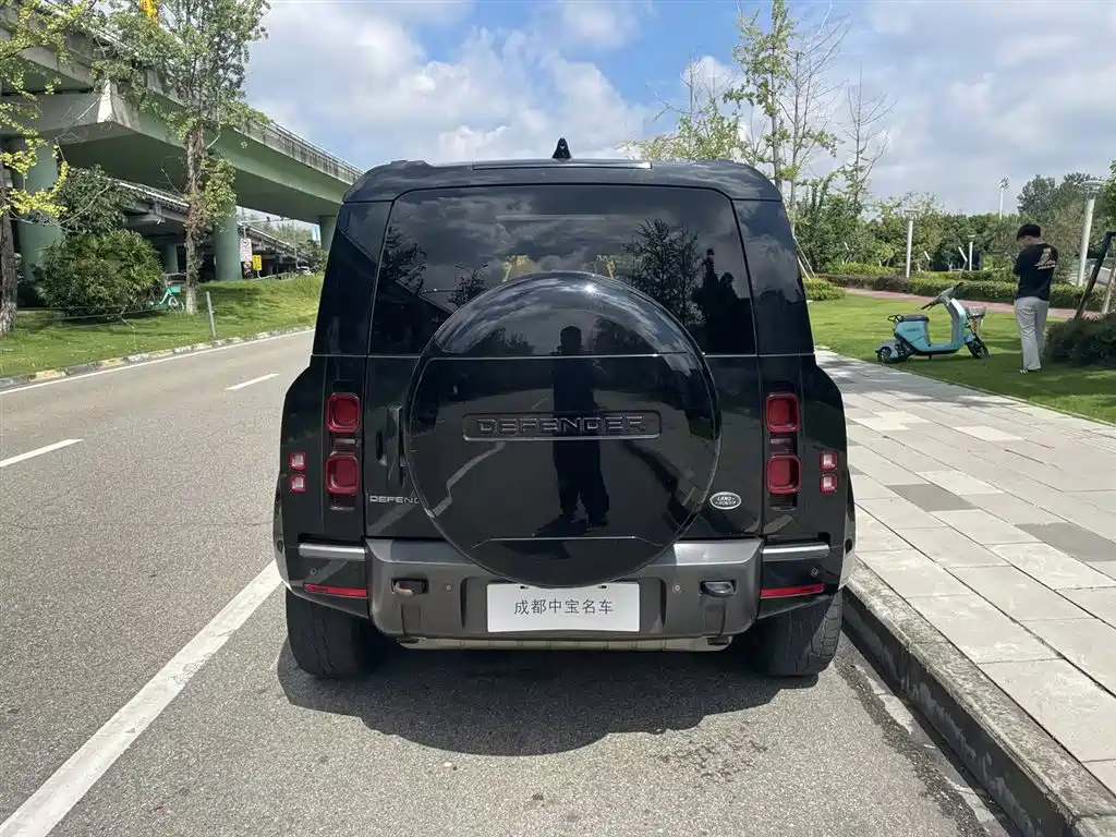 Land Rover Defender — миниатюра 8