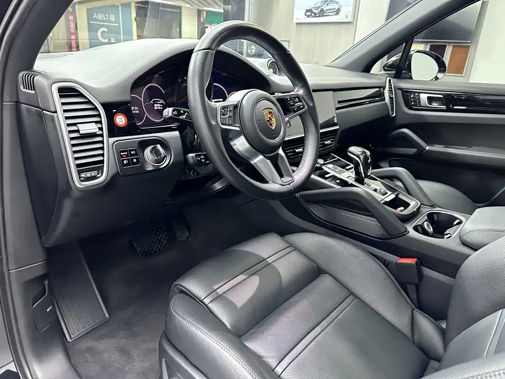 Porsche Cayenne — миниатюра 12
