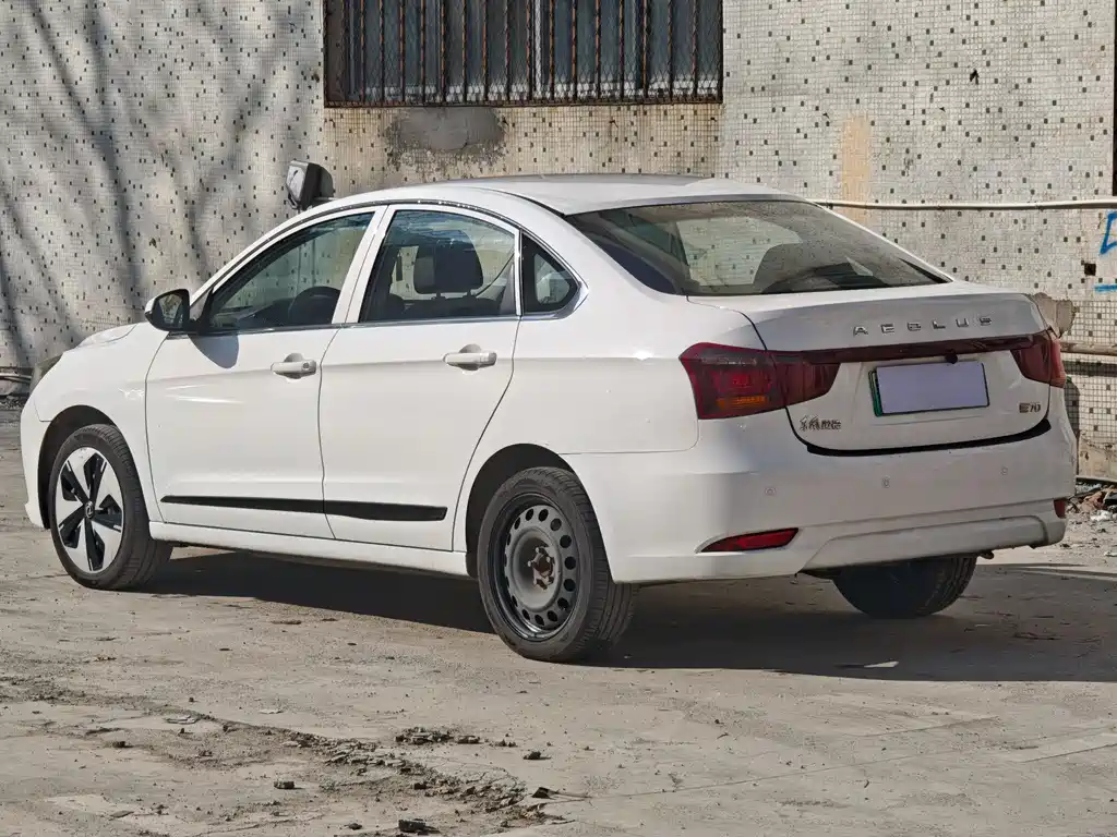 DONGFENG E70