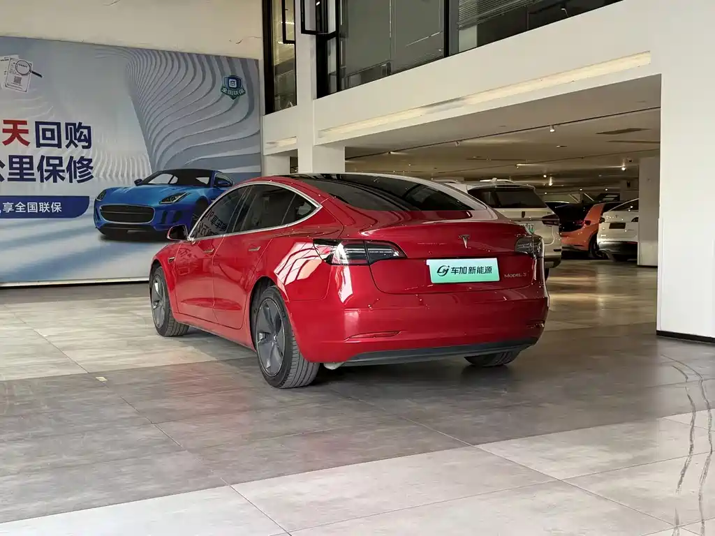Tesla Model 3 — миниатюра 9