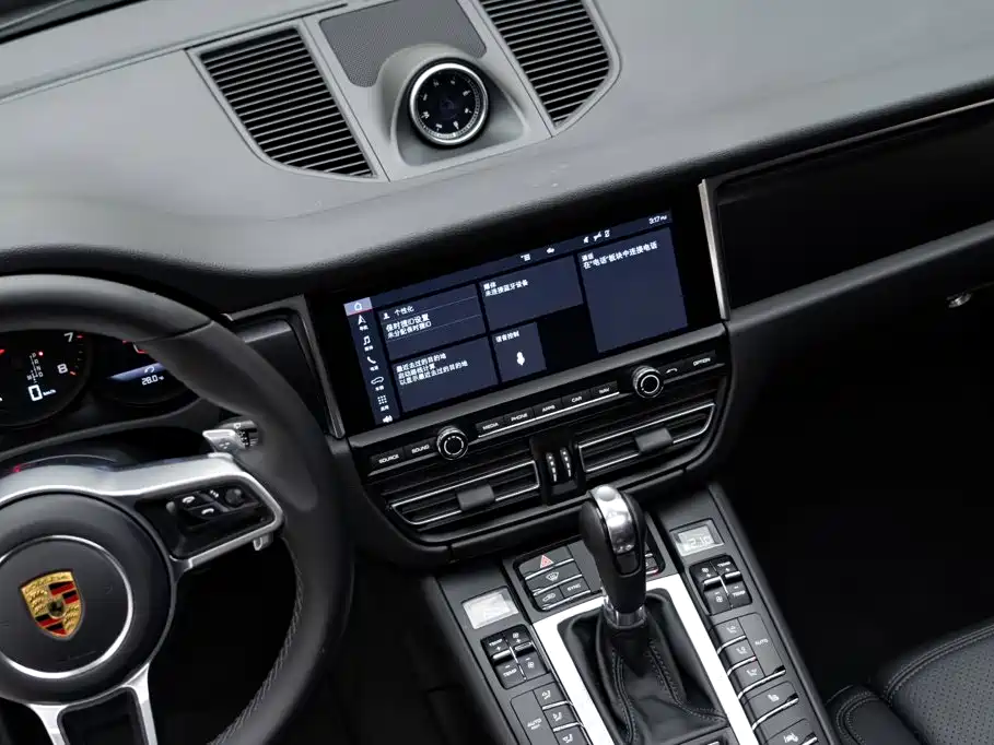 Porsche Macan — миниатюра 13