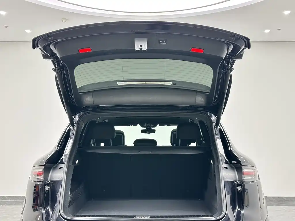 Porsche Cayenne — миниатюра 29