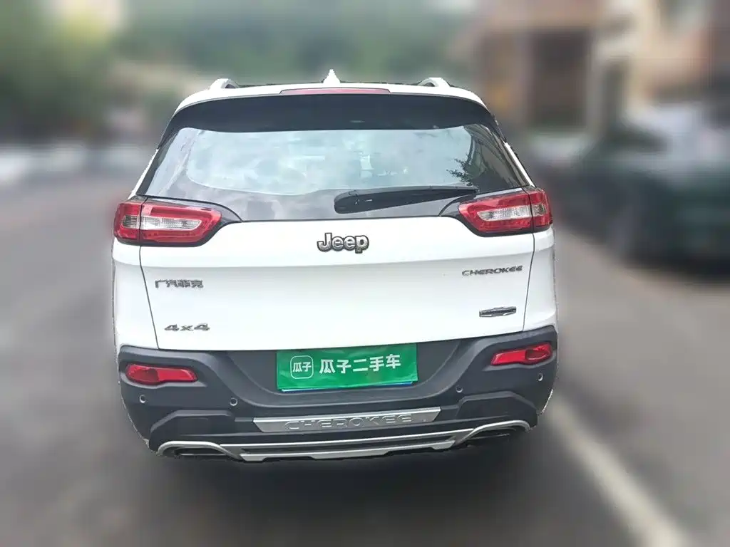 Jeep Cherokee — миниатюра 3
