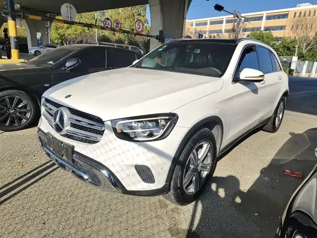 MERCEDES BENZ GLC