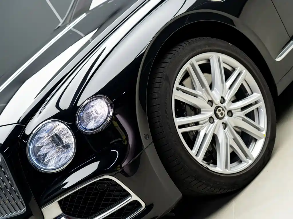 Bentley Flying Spur — миниатюра 3