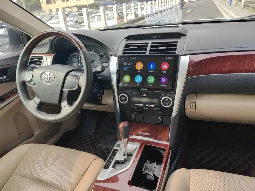 Toyota Camry — миниатюра 16