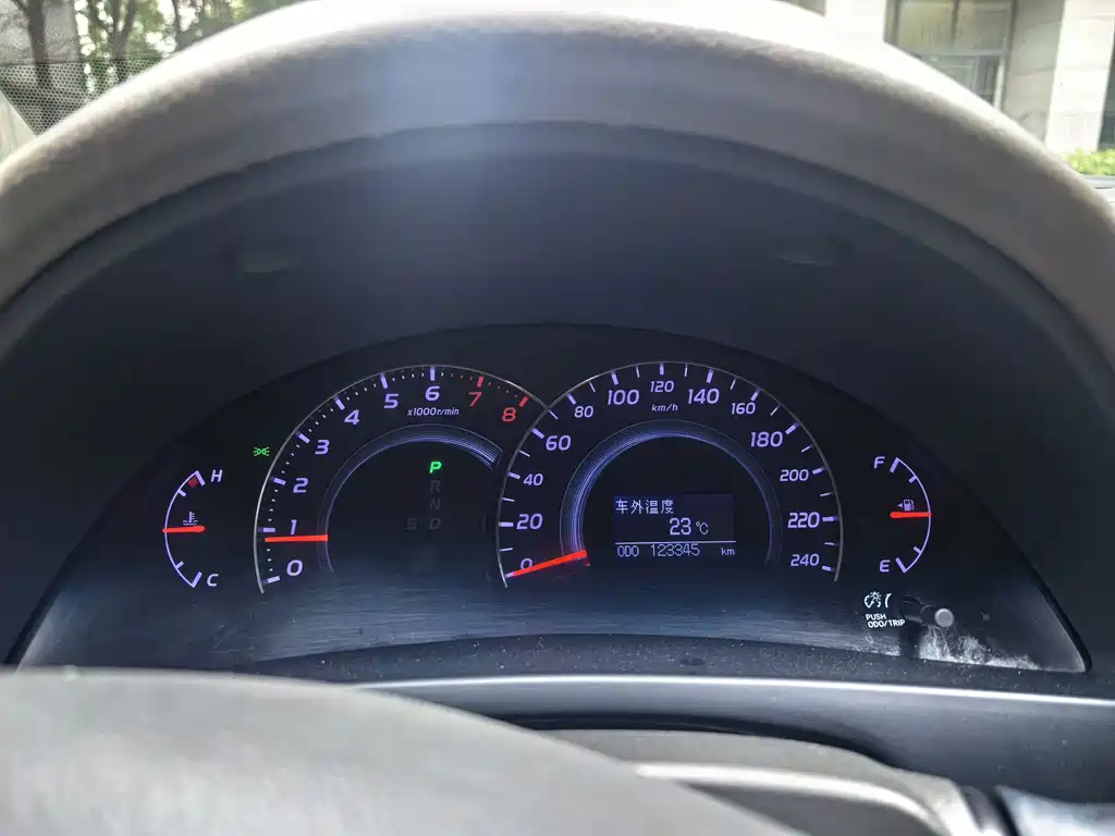 Toyota Camry — миниатюра 11