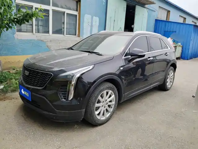 CADILLAC XT4