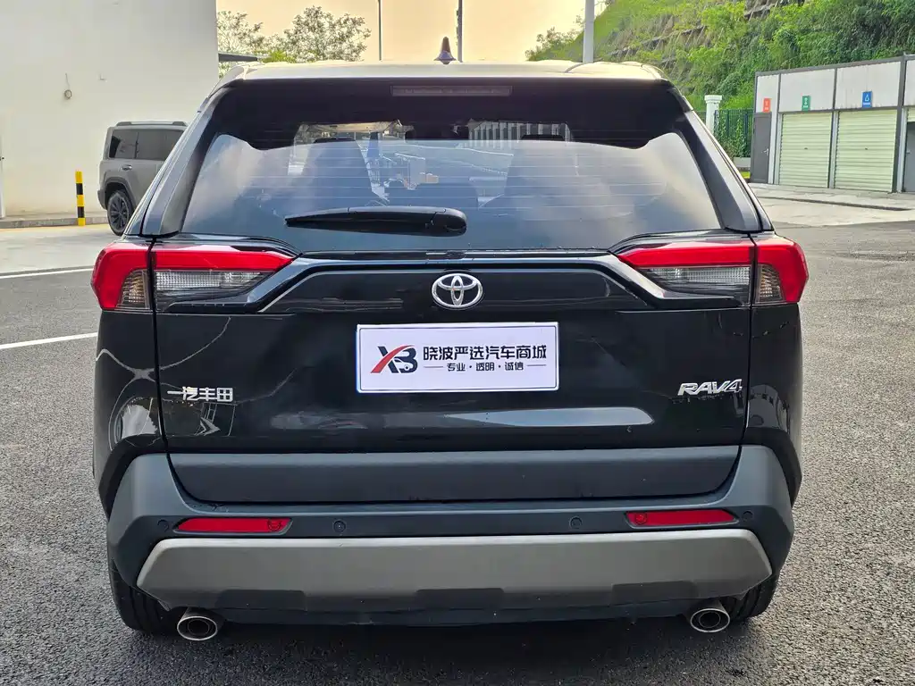 Toyota RAV4 — миниатюра 15