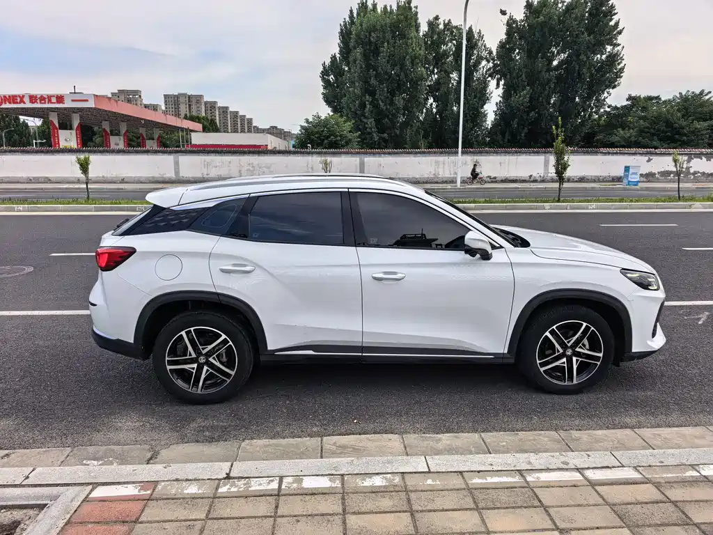 MG MG ONE — миниатюра 5