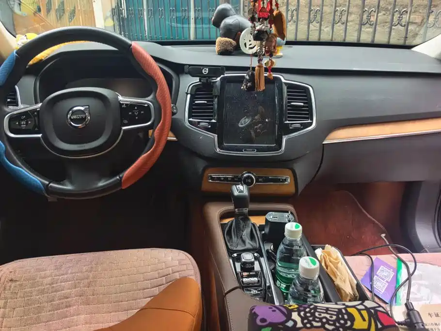 Volvo XC90 — миниатюра 12