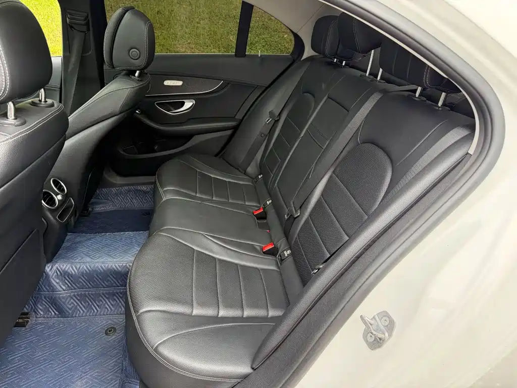 Mercedes-Benz C-Class — миниатюра 12