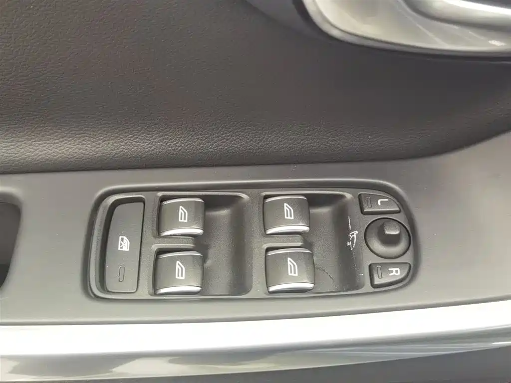 Volvo XC60 2017 T5