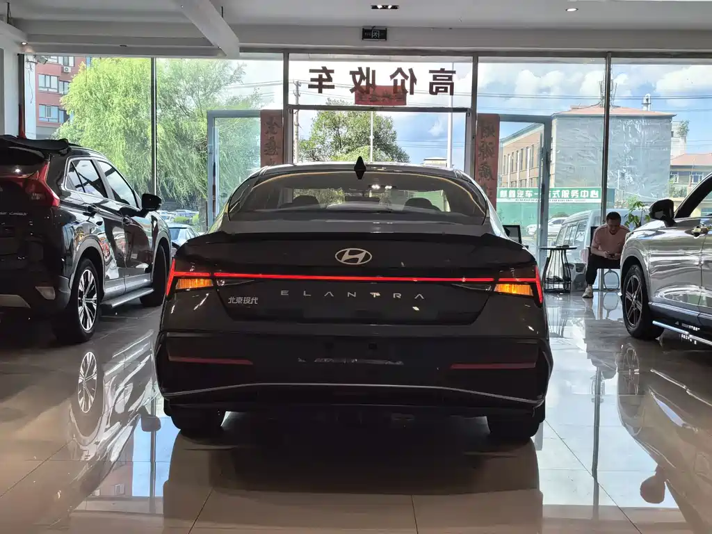Hyundai Elantra — миниатюра 20