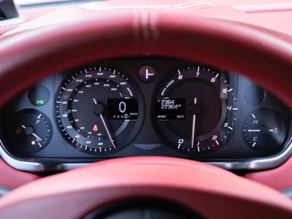 Aston Martin Vanquish — миниатюра 17
